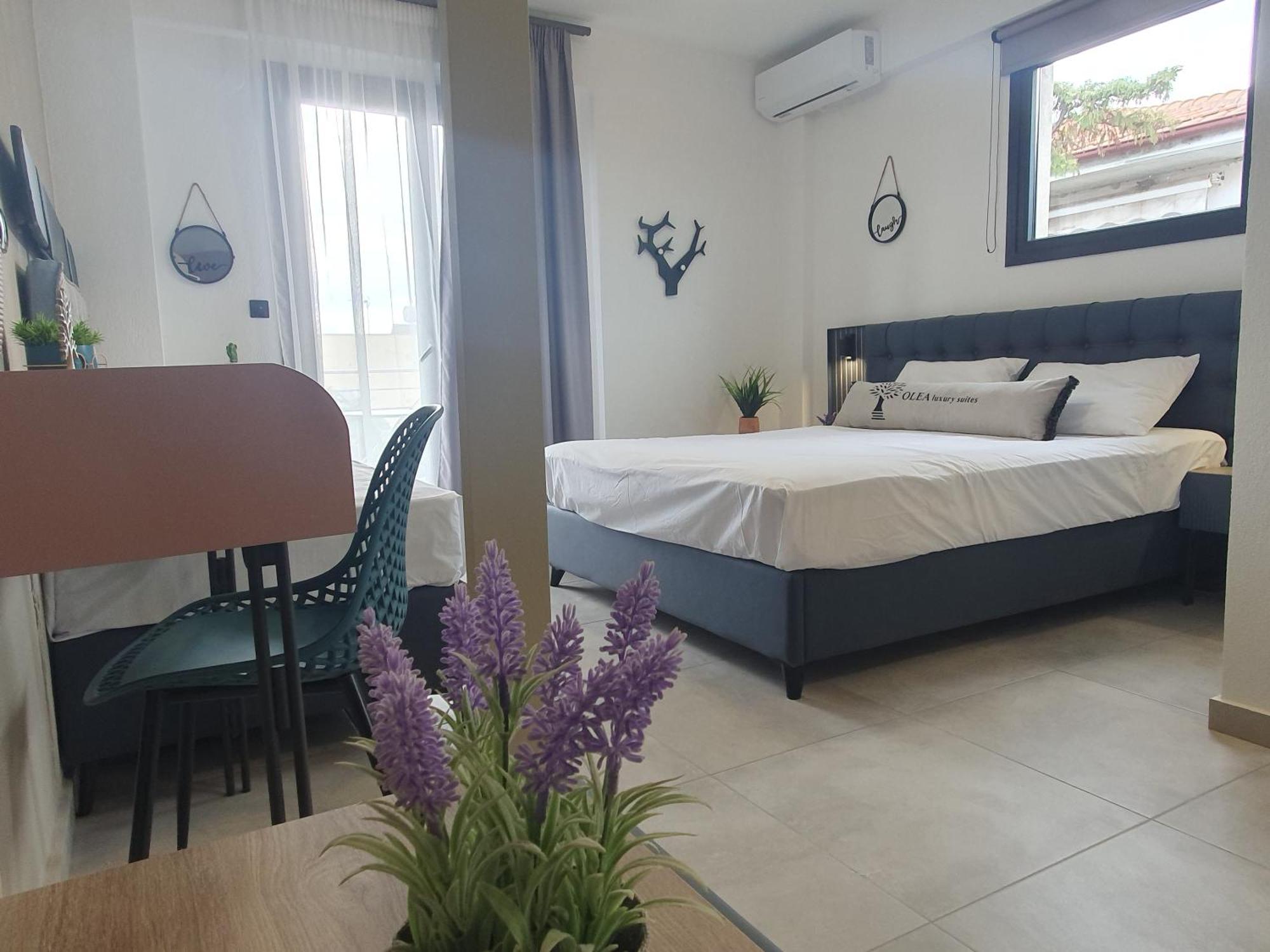 Olea Luxury Suites อัสโปรวาลตา ภายนอก รูปภาพ