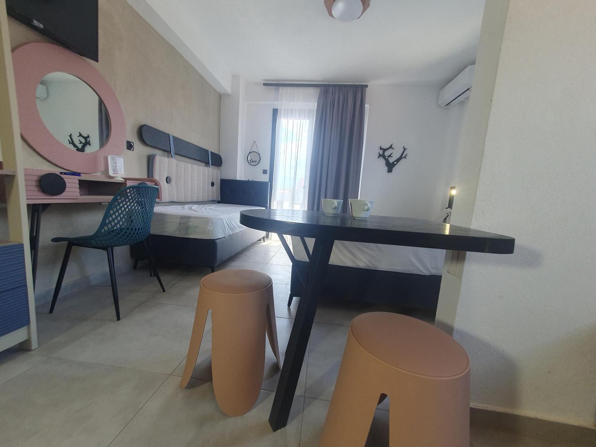 Olea Luxury Suites อัสโปรวาลตา ภายนอก รูปภาพ