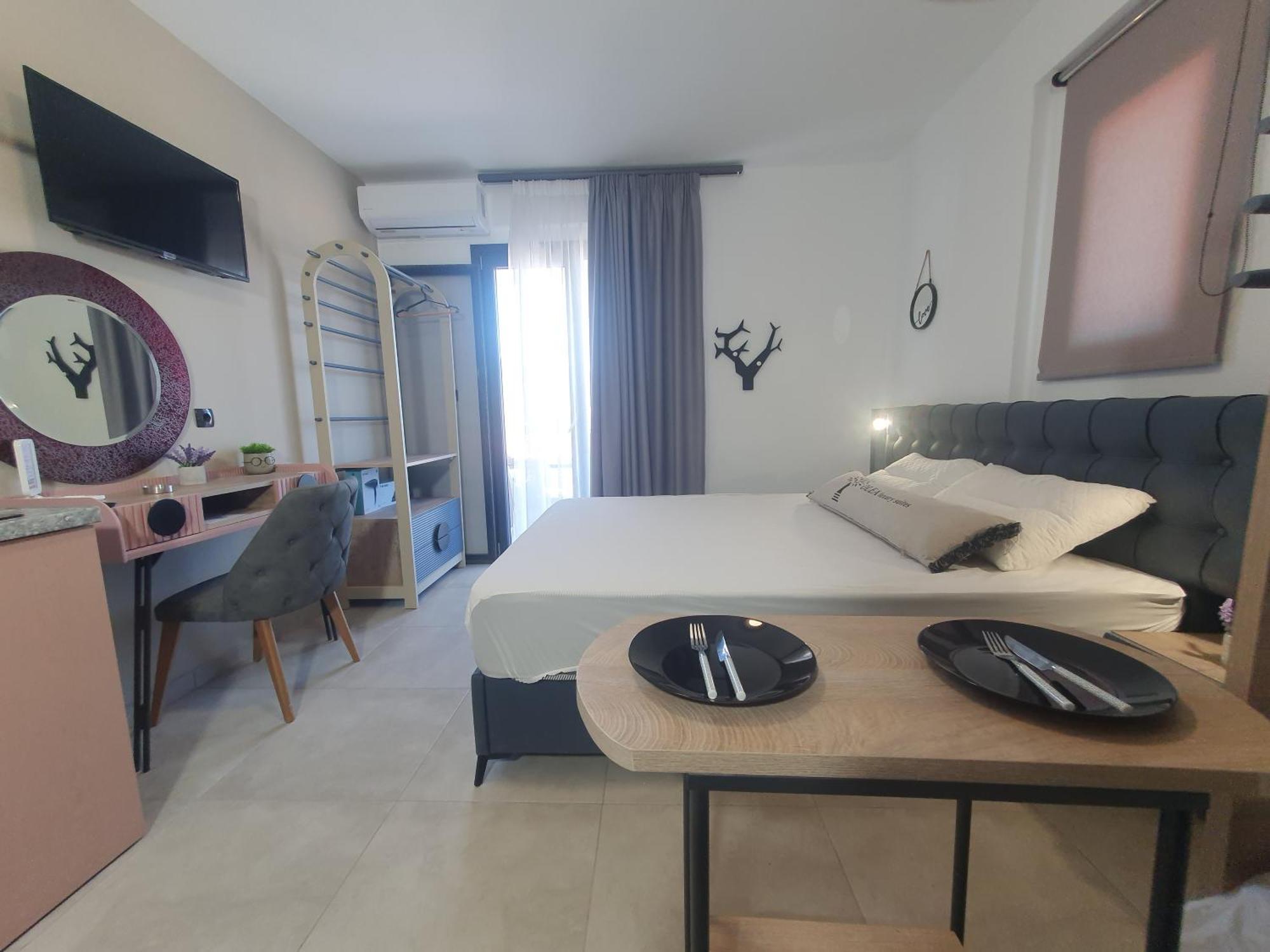Olea Luxury Suites อัสโปรวาลตา ภายนอก รูปภาพ