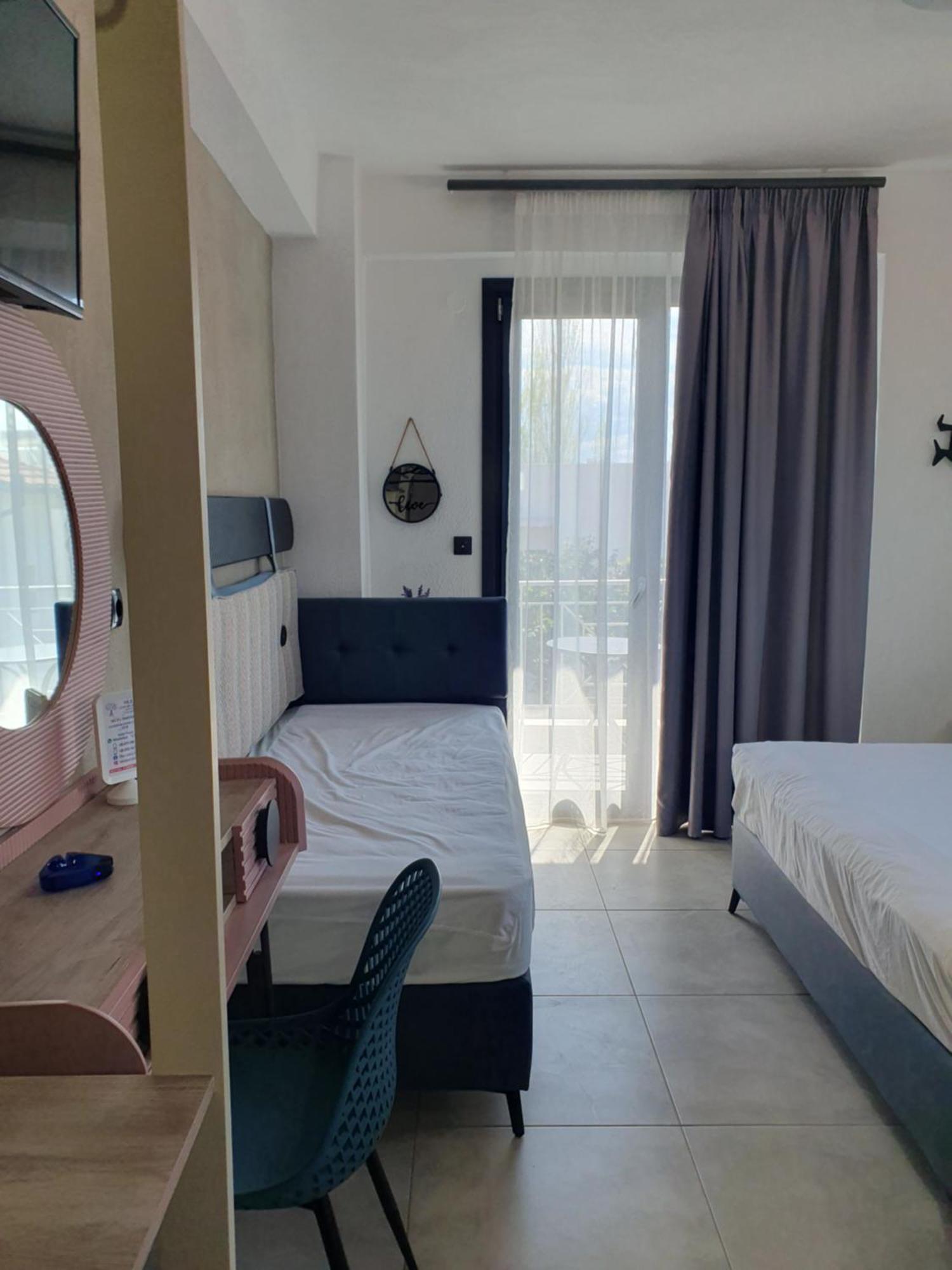 Olea Luxury Suites อัสโปรวาลตา ภายนอก รูปภาพ
